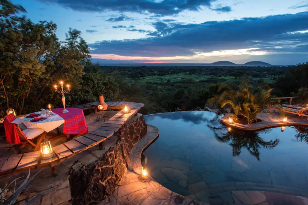Romantic Dinner · Sunset Pool